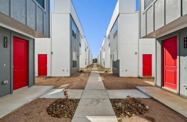 Foto del edificio - 13588 Ella Blvd