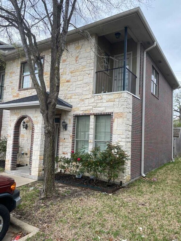 College Station 3 Bedroom / 3.5 Bath Gatew... House Rental in College