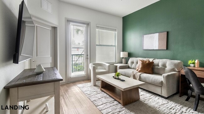 Foto del edificio - 7311 Baymeadows Way