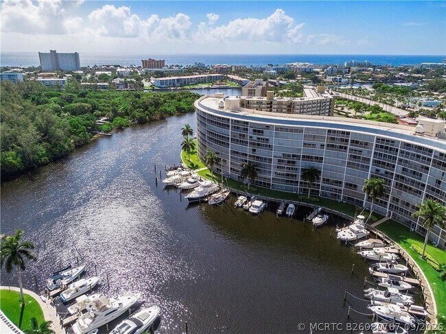 Foto del edificio - 1523 E Hillsboro Blvd