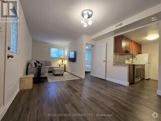 Building Photo - 60 Heatherside Dr