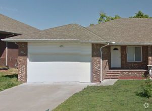 Building Photo - 3902 S Timbercreek Ave