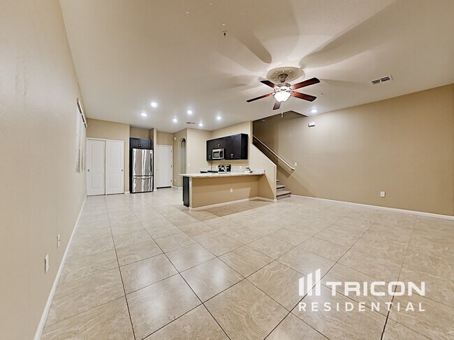 Building Photo - 12539 W Hummingbird Terrace