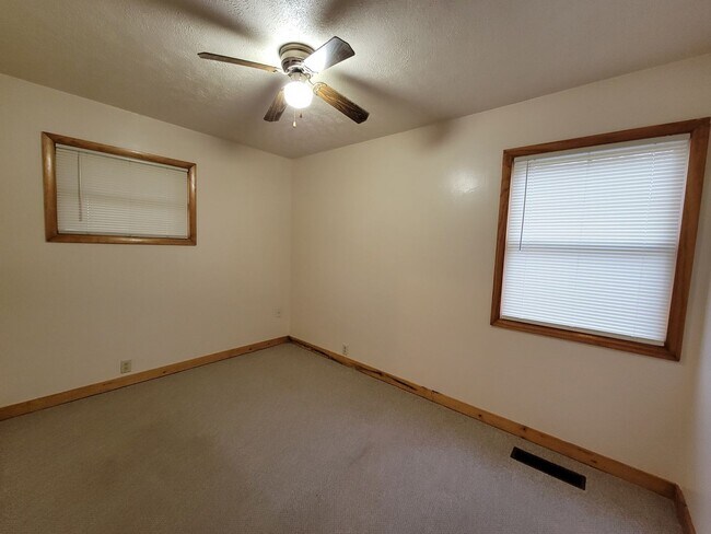 Foto del edificio - Three Bedroom Home in Battle Creek