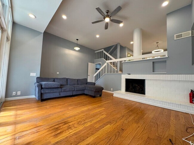 Building Photo - Stunning house in the heart of La Jolla Cl...