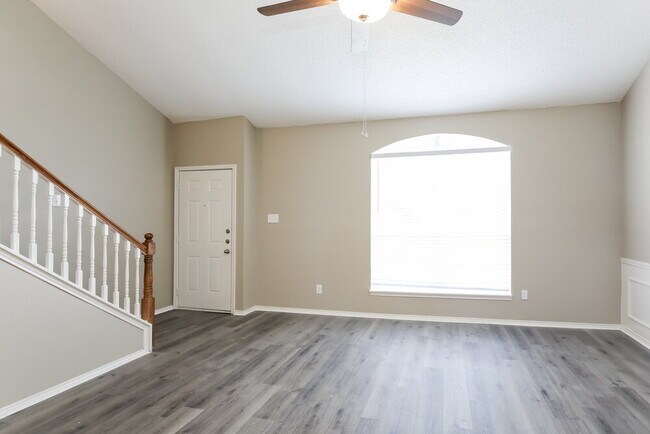 Foto del edificio - 204 Briarglen Dr
