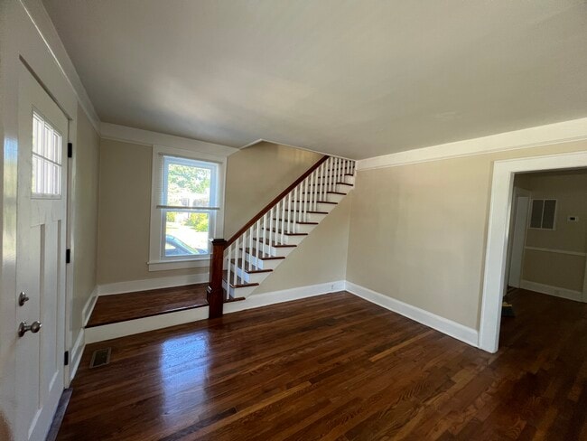Foto del edificio - 3727 Robin Hood Rd