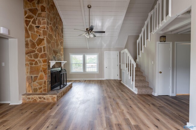 Foto del edificio - 2843 Hobbs Island Rd SE