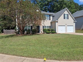 Building Photo - 215 Barberry Ln