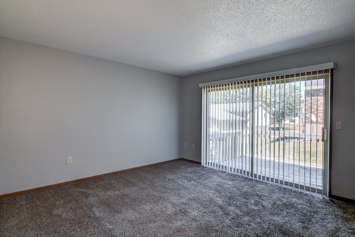 3205 Oak Knoll Dr, Eau Claire, WI 54701 Townhome Rentals in Eau