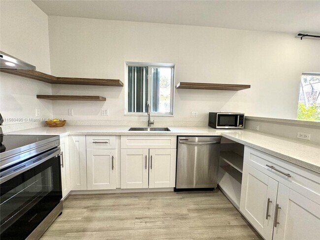 Foto del edificio - 3039 SW 16th Ter