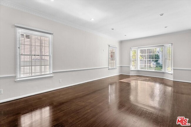 Foto del edificio - 9689 W Olympic Blvd