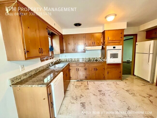 Foto del edificio - 2463 Derbyshire Rd