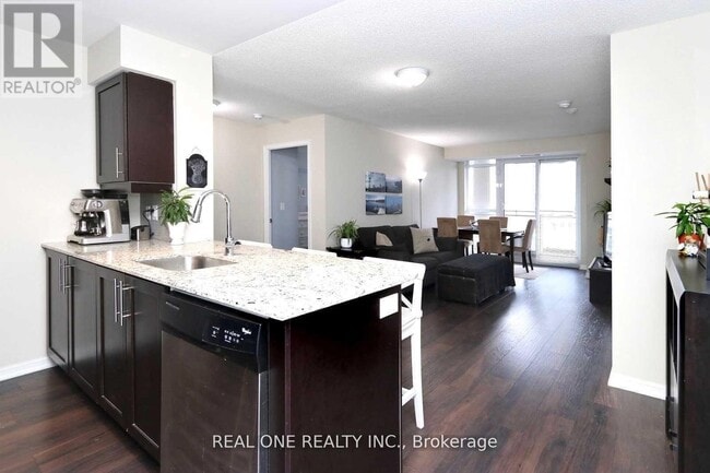 Building Photo - 35 Bastion St