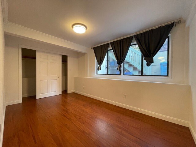 Building Photo - 118 Trumbull St