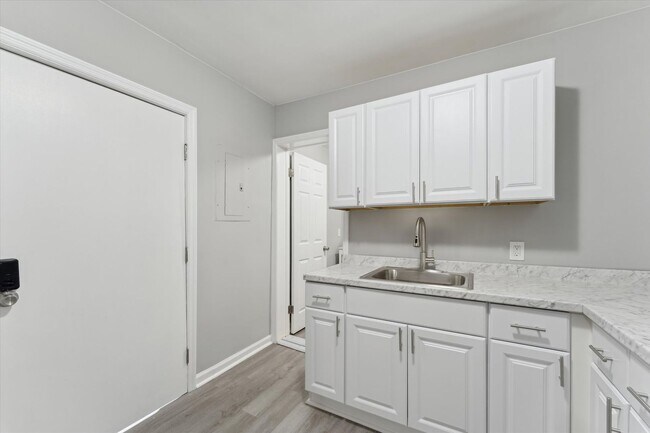 Foto del edificio - 816-816 W 38th St