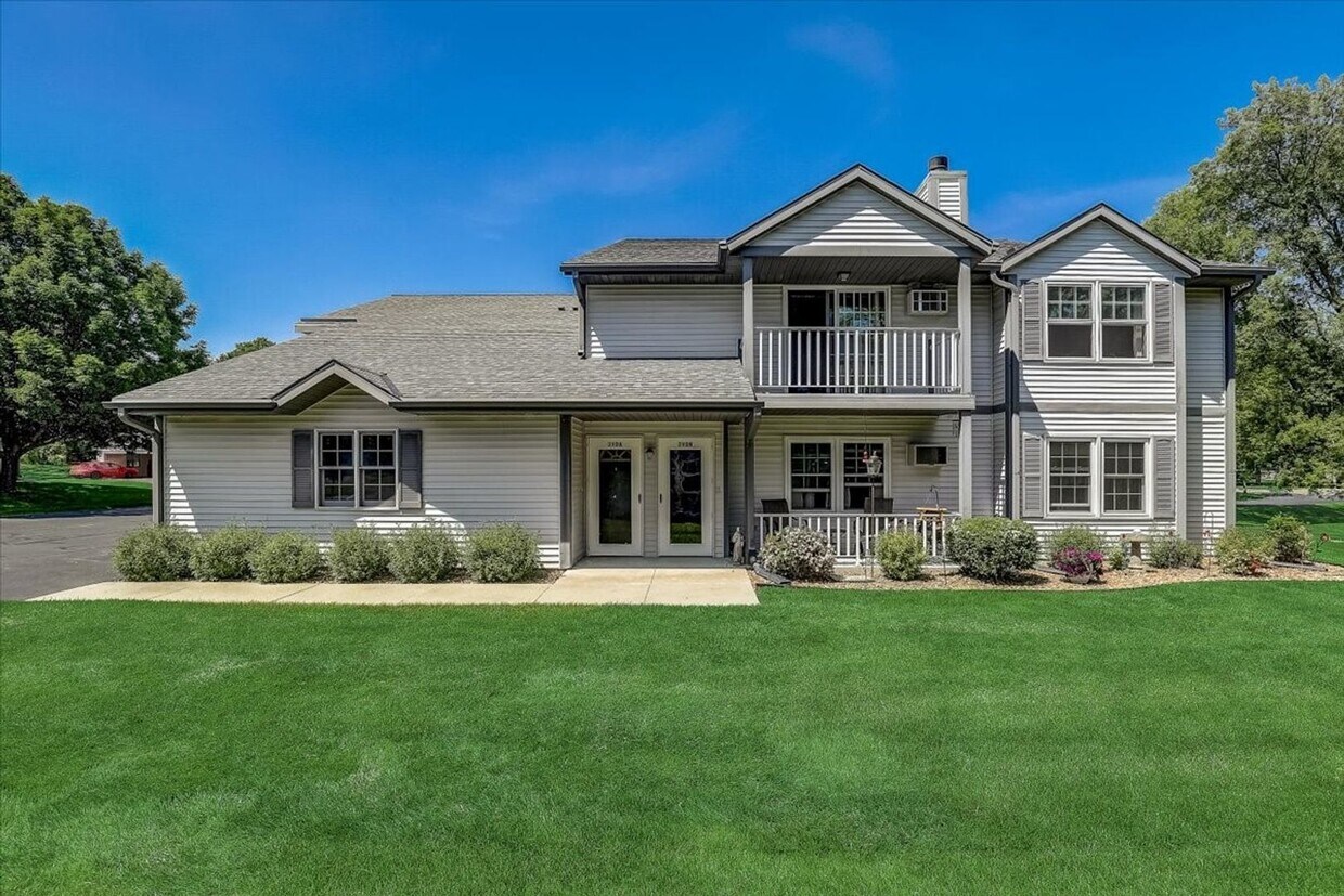 Primary Photo - Upper, 3 Bedroom, 2 Bath, 2 Car Garage