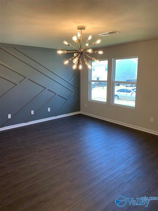 Building Photo - 148 Whitestone Dr NE