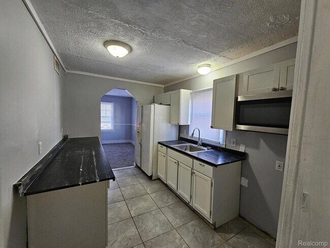 Foto del edificio - 6828 Meadow Ave