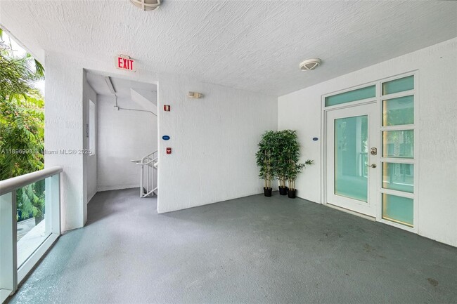 Foto del edificio - 7918 Harbor Island Dr