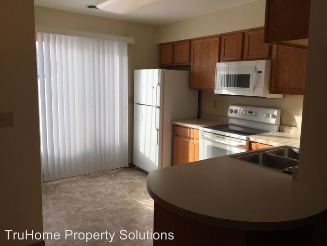 Building Photo - 3901 Meadow Brook Ct