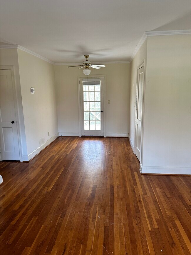 Foto del edificio - 2357 Sharon Rd