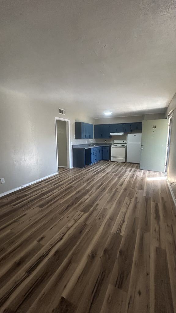 Building Photo - The Pointe at 23rd Apartments