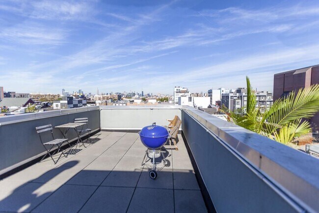 Foto del edificio - 42 Meserole St