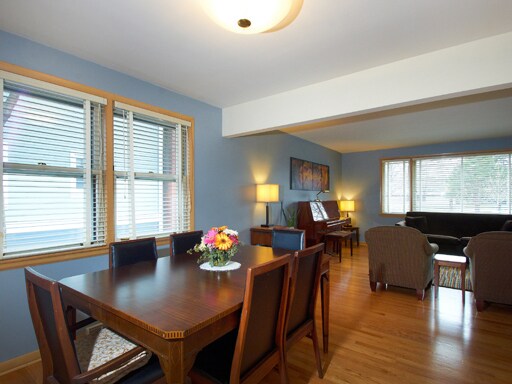 Foto del edificio - 1112 S MAPLE AVE