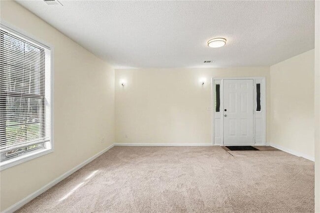 Building Photo - 2623 Dorian Dr SW