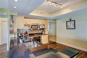 Foto del edificio - 3000 Oasis Grand Blvd