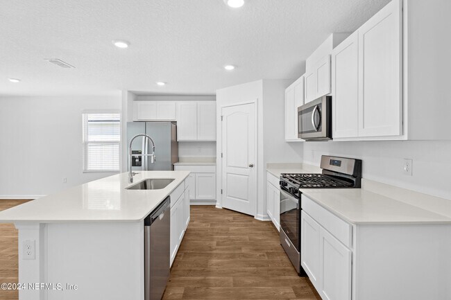 Building Photo - 353 Ardila Cir