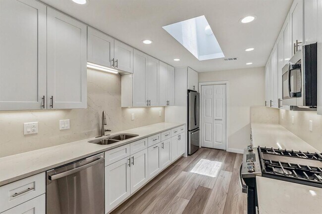 Foto del edificio - 2207 Forest Bend Dr
