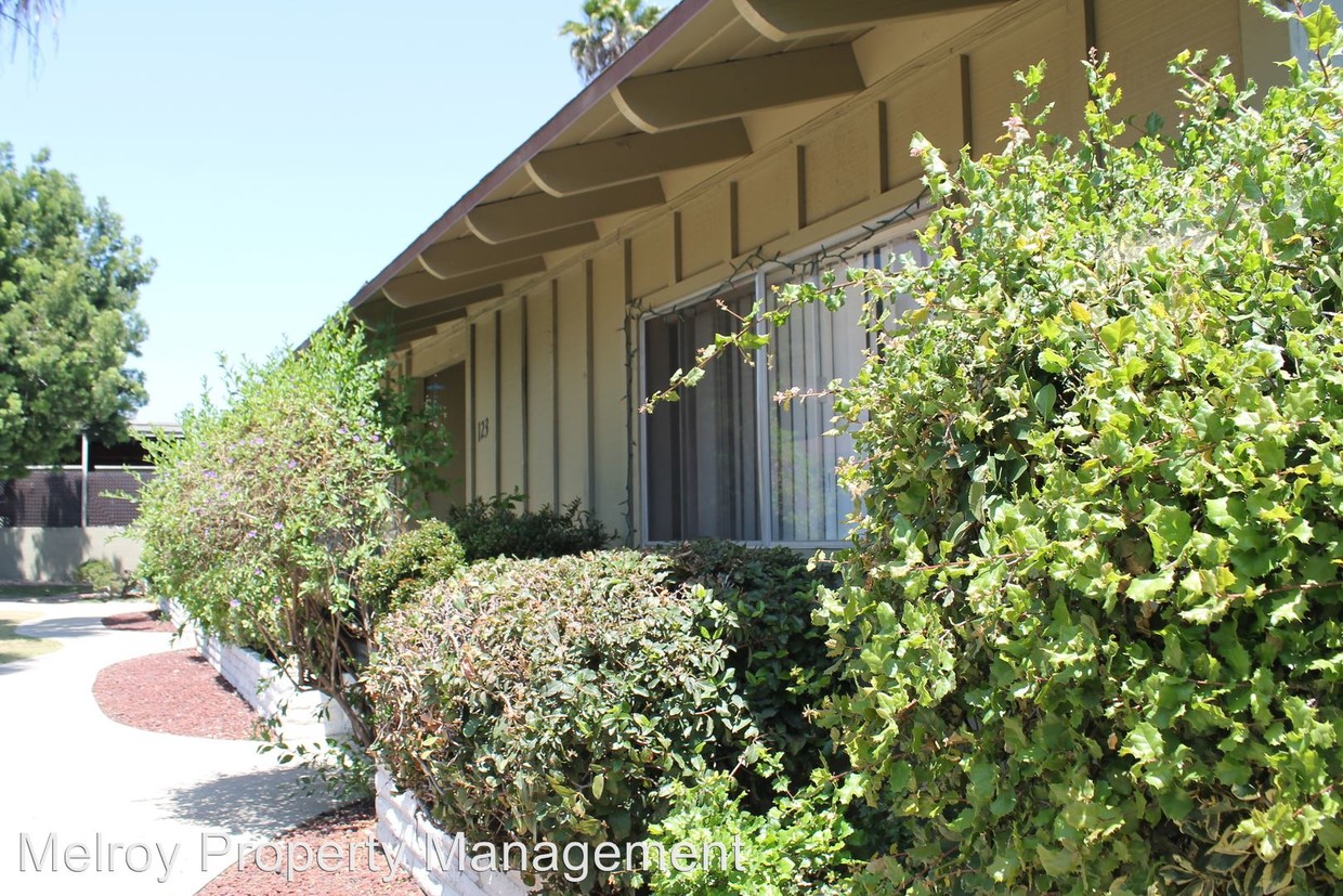 Building Photo - 111-127 E Felicita Ave