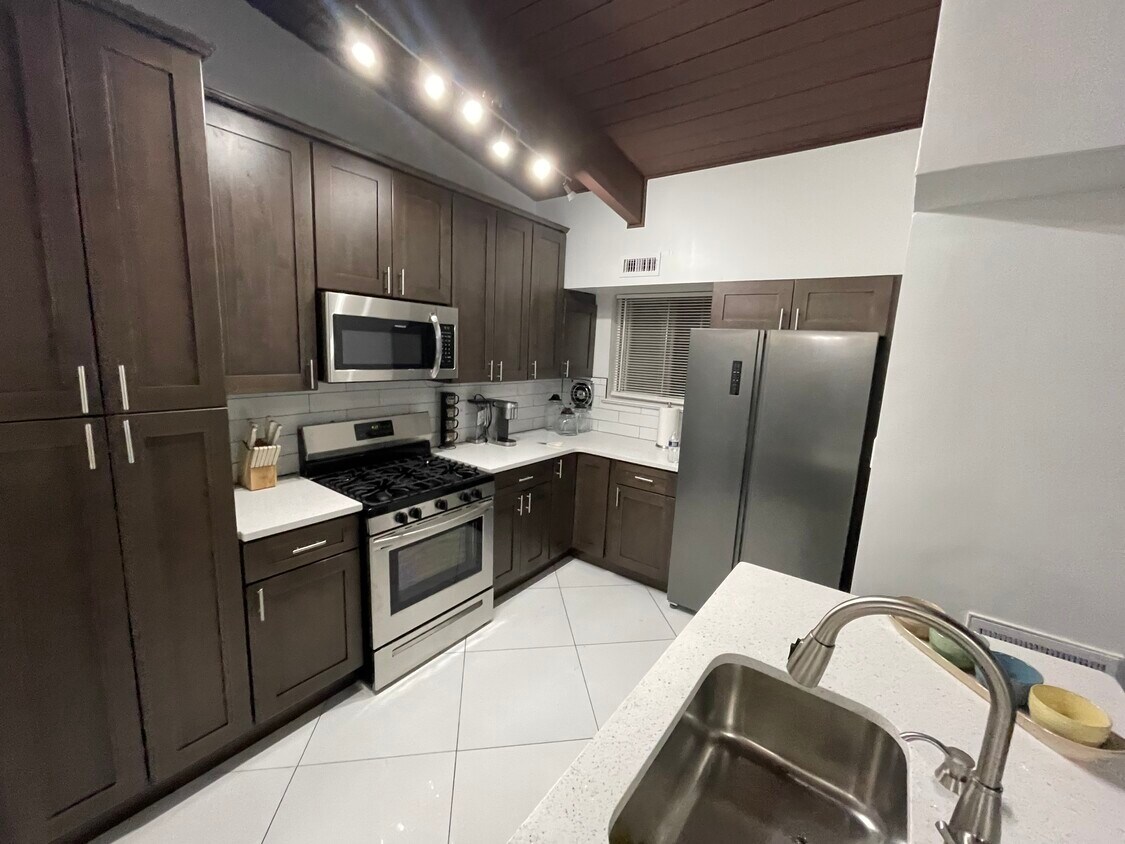 Foto principal - 11328 Cherry Hill Rd