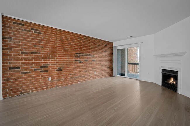 Foto del edificio - 1946 Greenpoint Dr