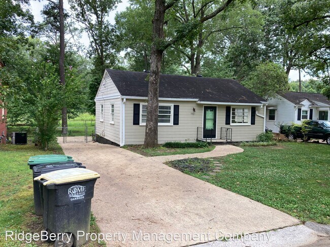 Building Photo - 3 br, 2 bath House - 705 Charlton St