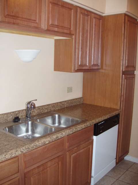 Building Photo - 6190 Pinewood Ct