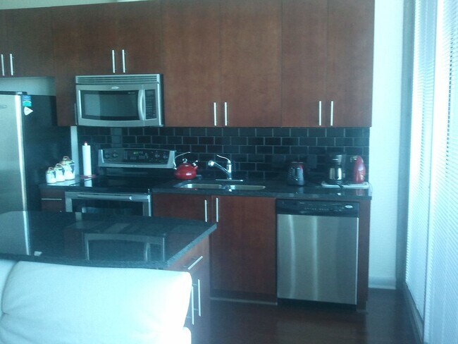 Foto del edificio - 210 N Church St