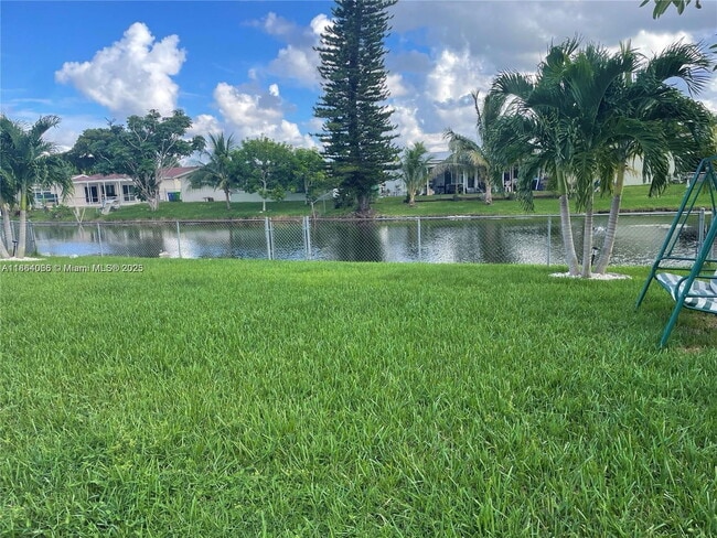 Foto del edificio - 9590 NW 24th Pl