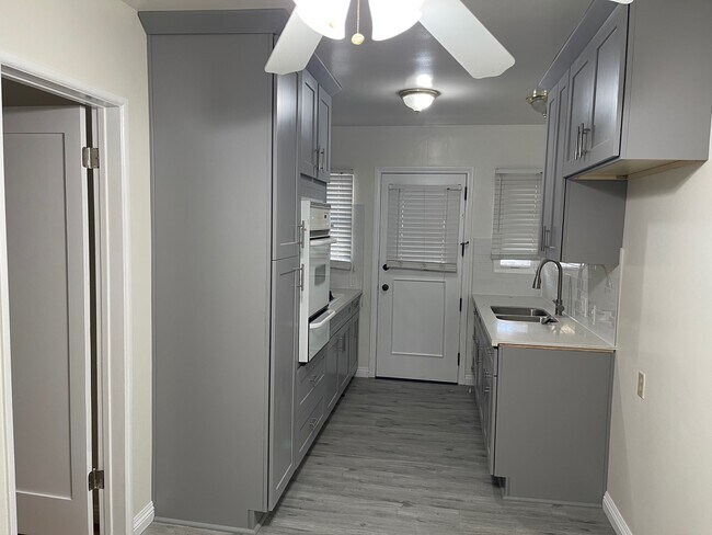 Kitchen - 8454 S 11th Ave