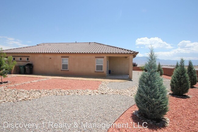 Building Photo - 4 br, 2 bath House - 4006 Paseo Vista Cour...