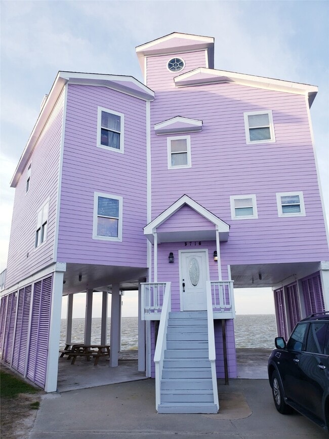 Building Photo - 3716 Sabrina