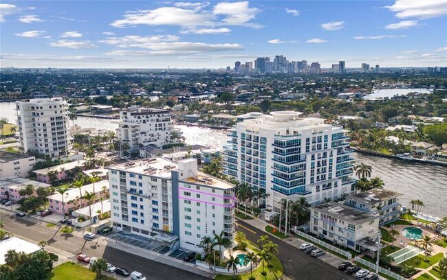 Foto del edificio - 720 Bayshore Dr