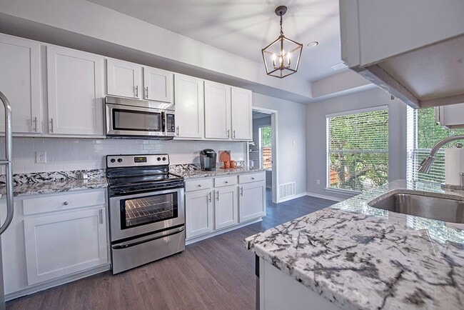 Building Photo - Barton Creek Villas