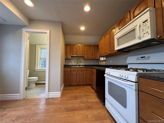 Foto del edificio - 157 NY-17M