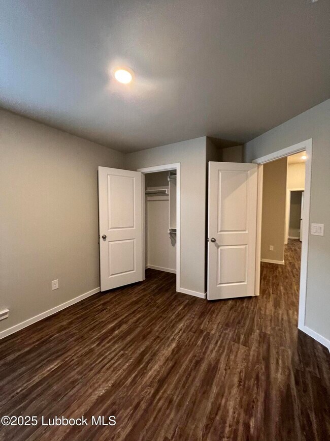 Foto del edificio - 2112 N Jayton Ave
