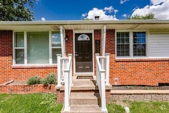 Building Photo - 9507 Stockbridge Dr