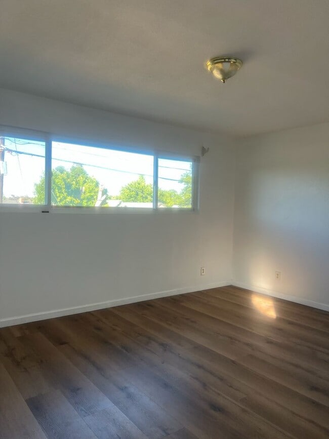 Building Photo - 5000 I Pkwy