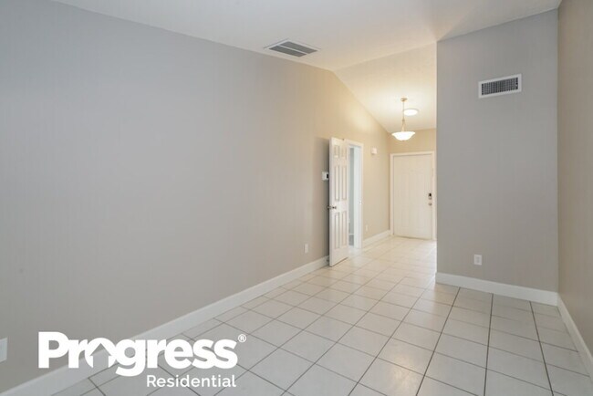 Foto del edificio - 3277 Fox Lake Dr